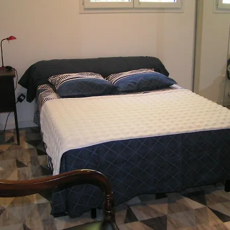 Au Milieu Des Champs Πανσιόν Lectoure