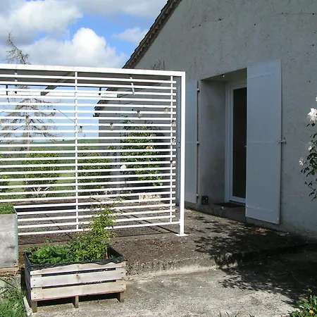 Au Milieu Des Champs Πανσιόν *