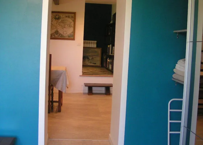 Gasthuis Au Milieu Des Champs *