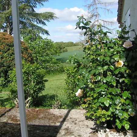 Au Milieu Des Champs Guest house *