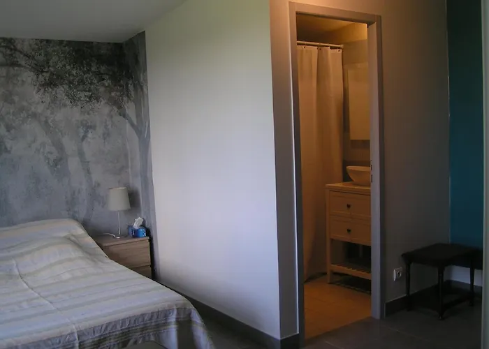 Au Milieu Des Champs * Lectoure